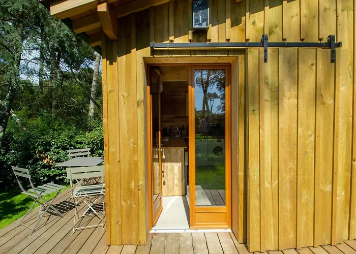 Foret Proche Avec Piscine Partagee